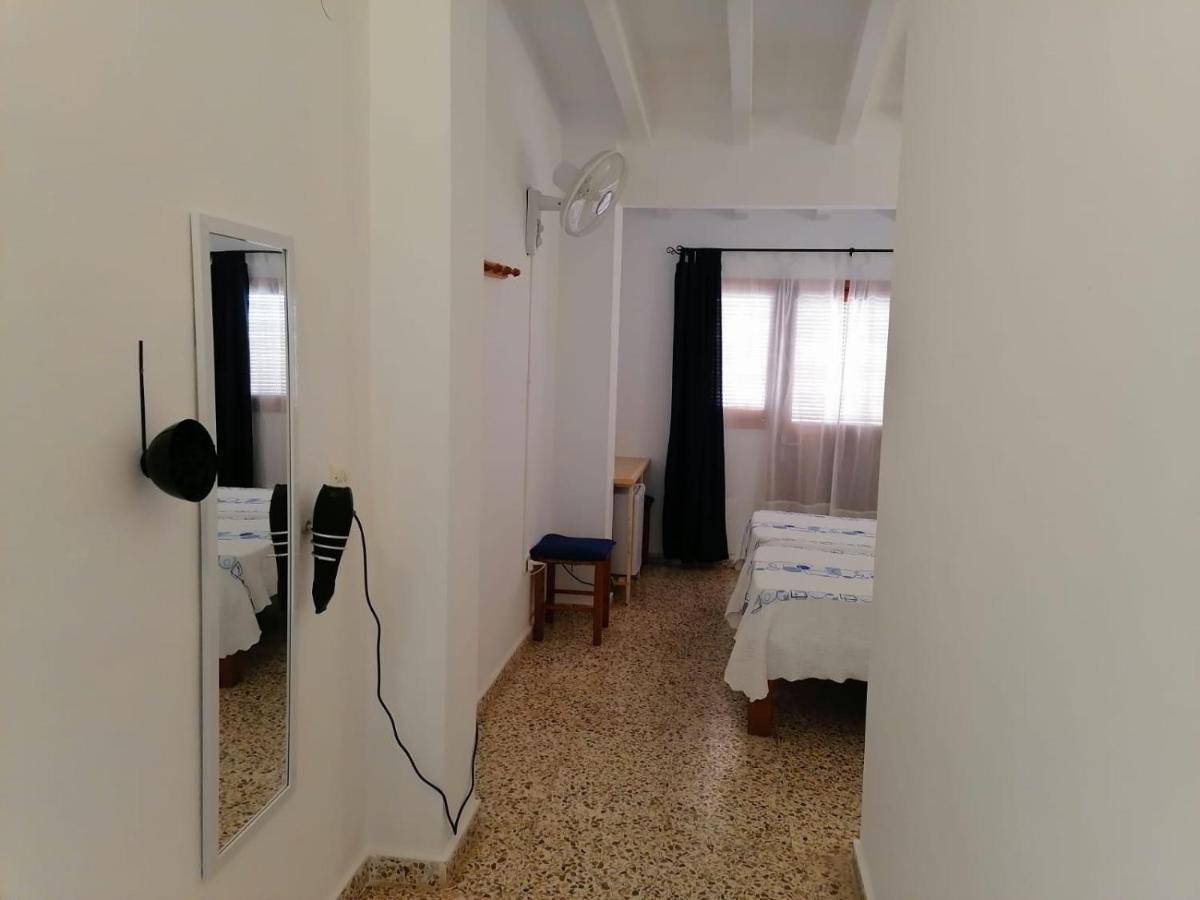 Hostal Pepe Sant Ferran de Ses Roques Buitenkant foto