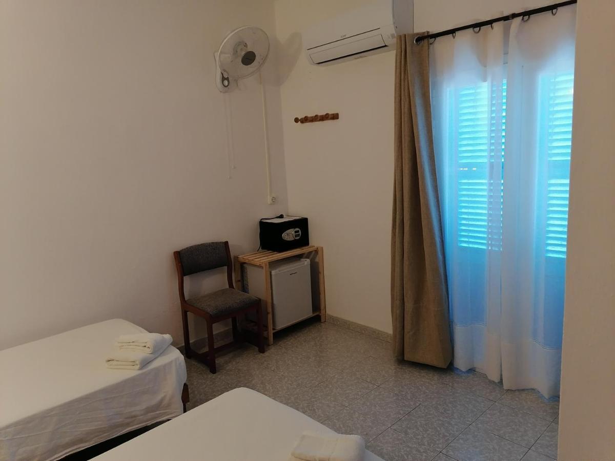 Hostal Pepe Sant Ferran de Ses Roques Buitenkant foto