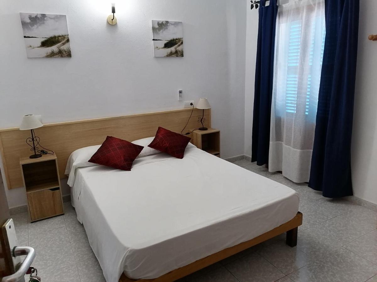 Hostal Pepe Sant Ferran de Ses Roques Buitenkant foto