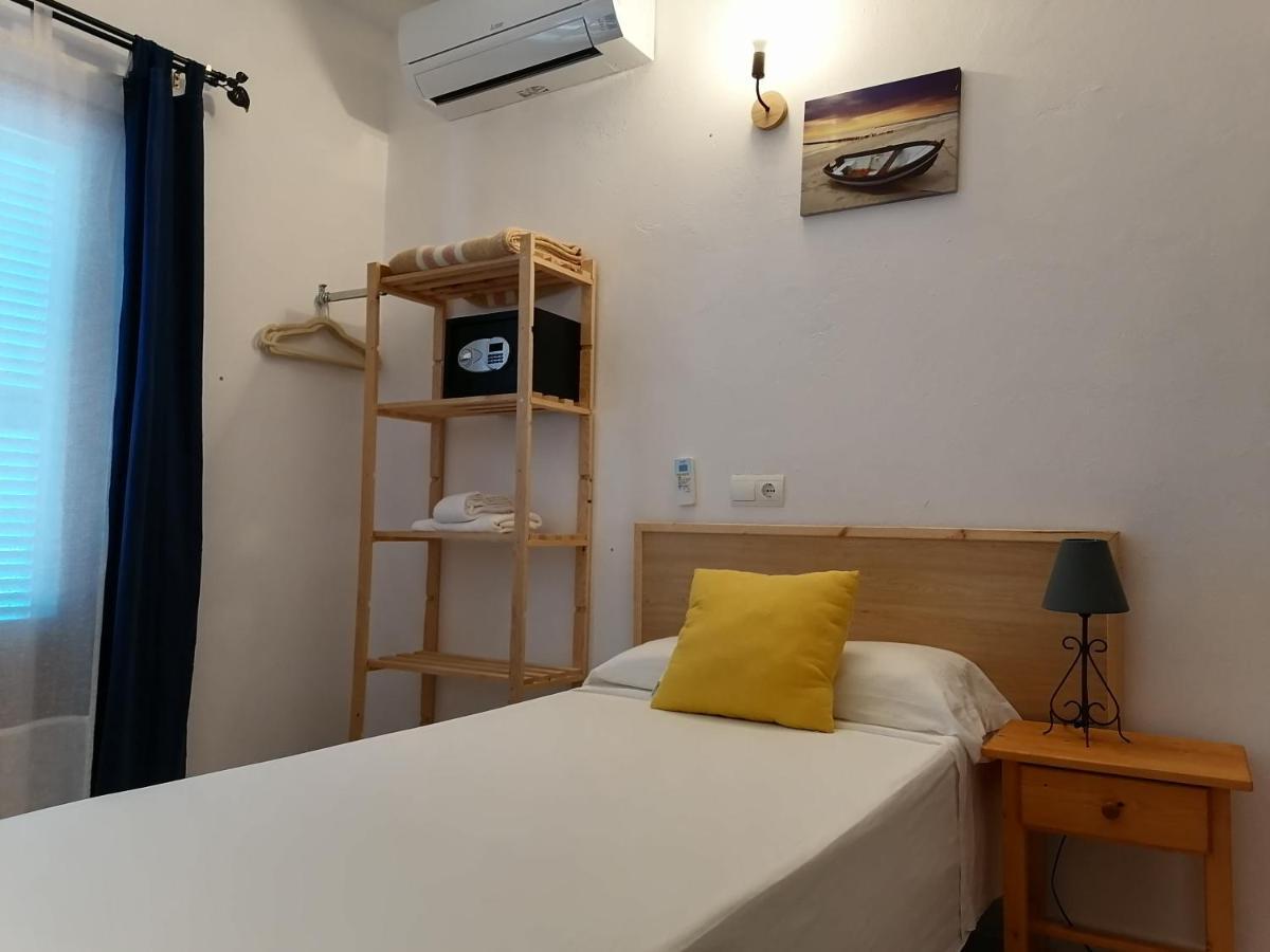 Hostal Pepe Sant Ferran de Ses Roques Buitenkant foto