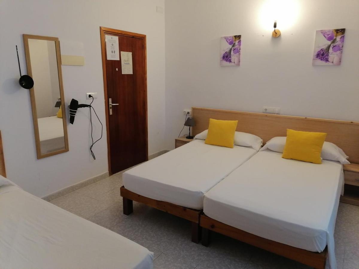 Hostal Pepe Sant Ferran de Ses Roques Buitenkant foto