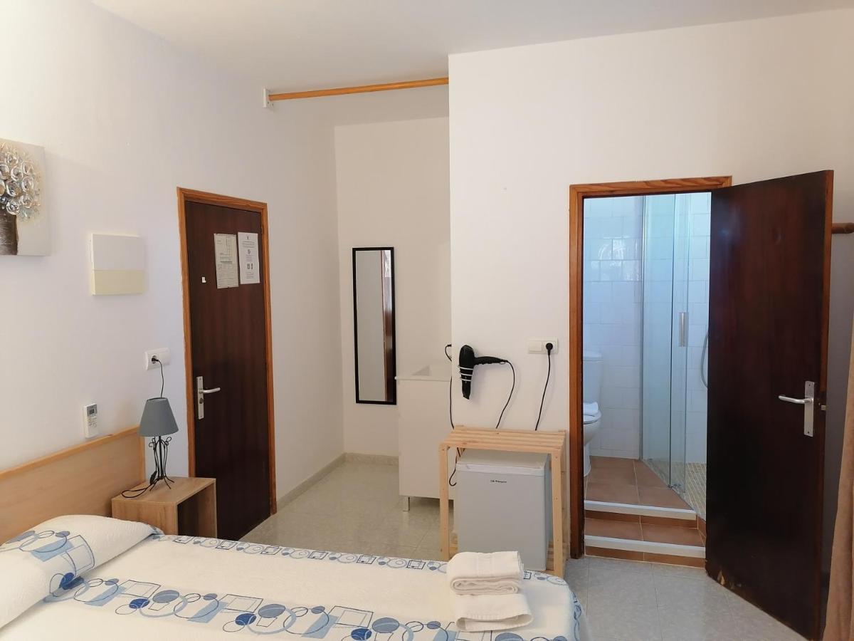 Hostal Pepe Sant Ferran de Ses Roques Buitenkant foto