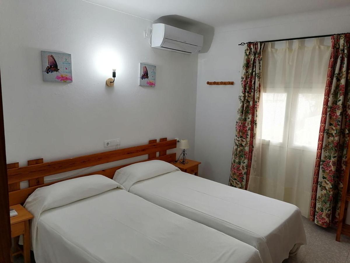 Hostal Pepe Sant Ferran de Ses Roques Buitenkant foto