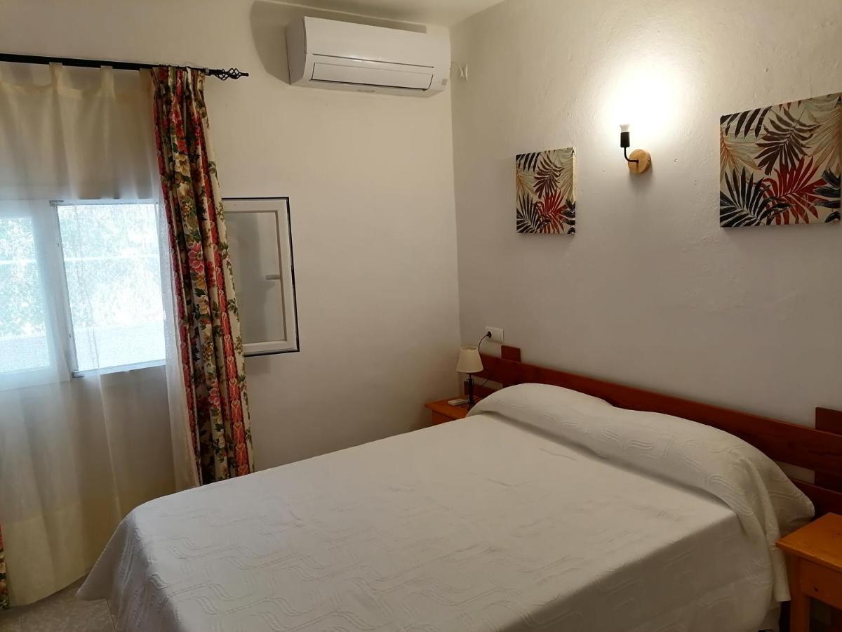 Hostal Pepe Sant Ferran de Ses Roques Buitenkant foto