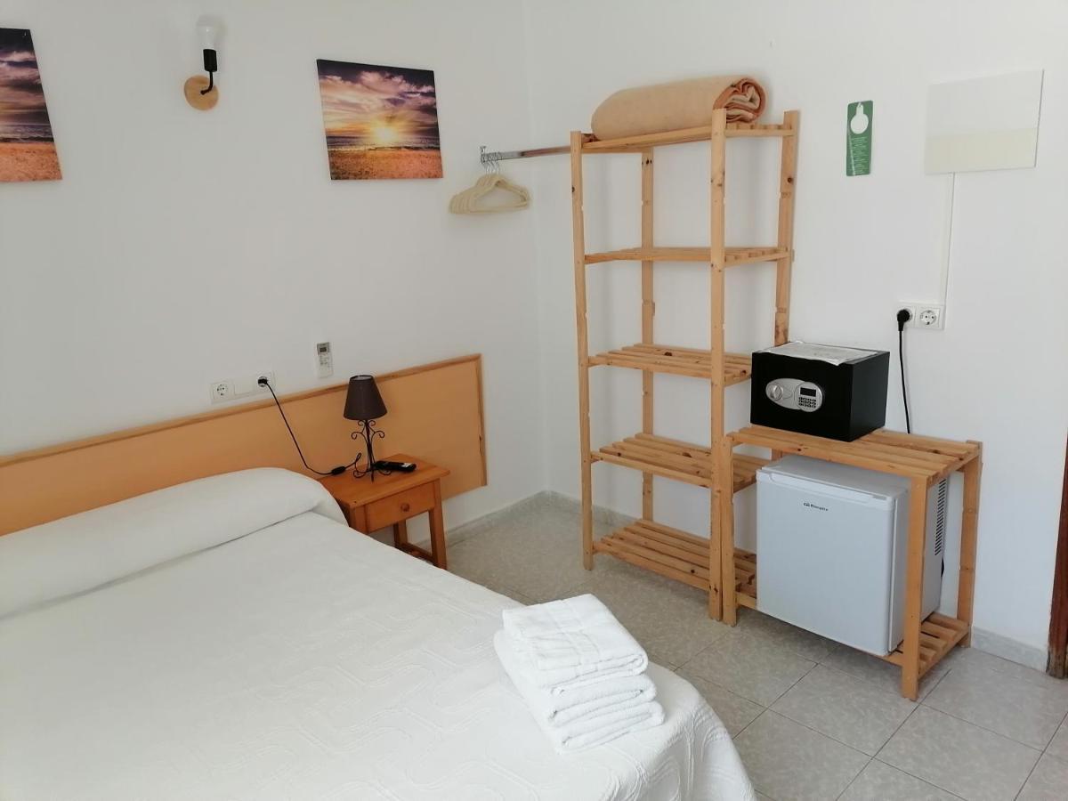 Hostal Pepe Sant Ferran de Ses Roques Buitenkant foto