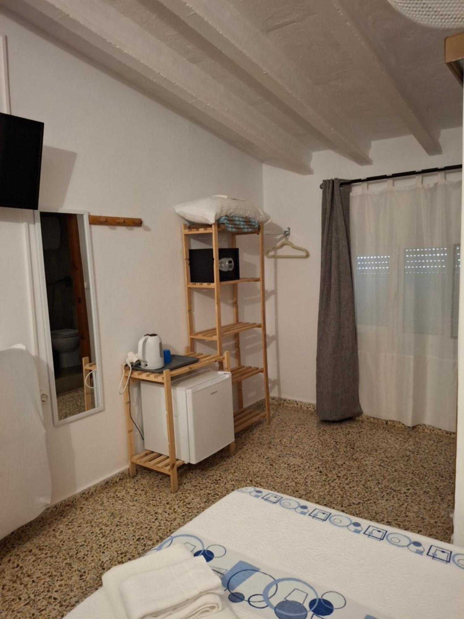 Hostal Pepe Sant Ferran de Ses Roques Buitenkant foto